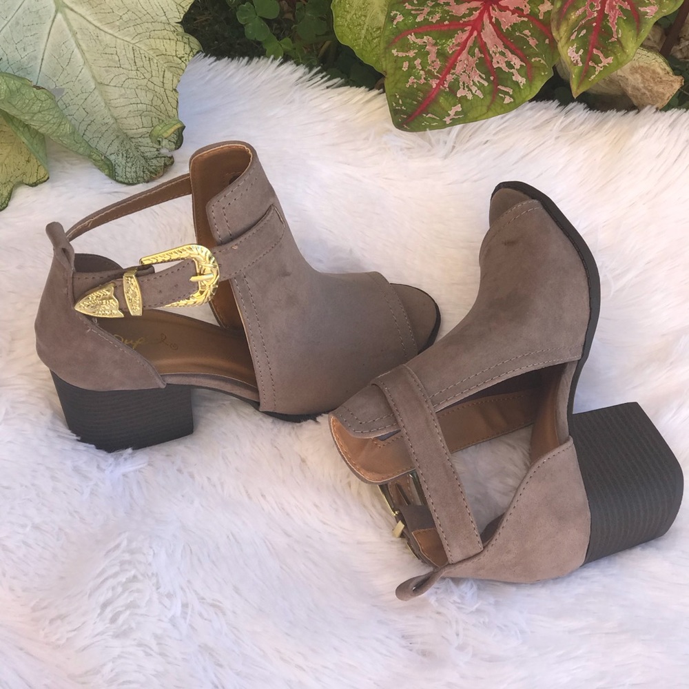 Ladies peep toe high top ankle buckle booties - Picture 2 of 3